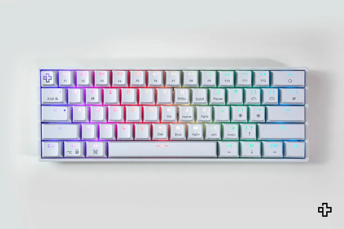 QwertyKey H61 Split White – mechanikus gamer billentyűzet, hot-swap, Full RGB