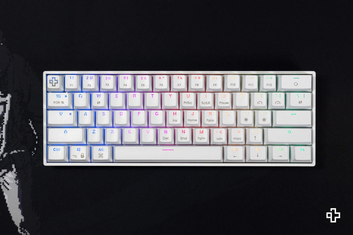 QwertyKey H61 Split White – mechanikus gamer billentyűzet, hot-swap, Full RGB